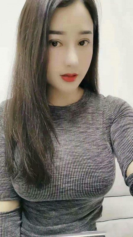 大胸美女小米渣